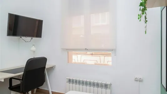 Rooms in Zaragoza - photo 4