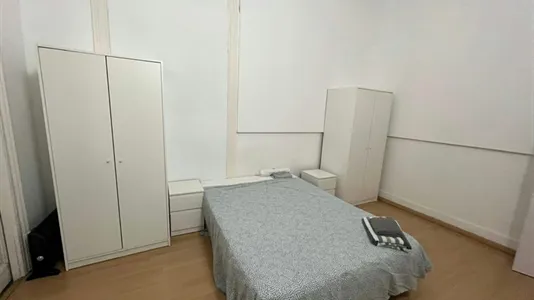 Rooms in Barcelona Eixample - photo 9