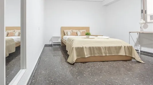 Rooms in Valencia Extramurs - photo 3