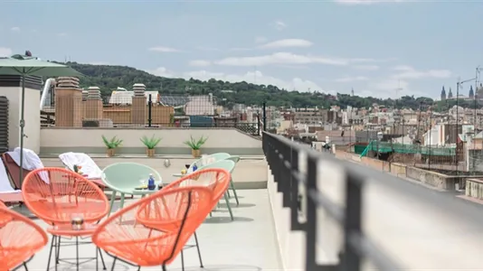 Rooms in Barcelona Ciutat Vella - photo 9