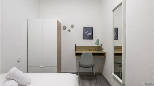 Rooms in Barcelona Eixample - photo 4