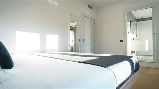 Rooms in Barcelona Ciutat Vella - photo 6