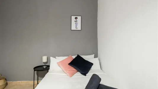 Rooms in Madrid Centro - photo 10