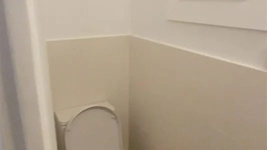 Rooms in Barcelona Ciutat Vella - photo 10