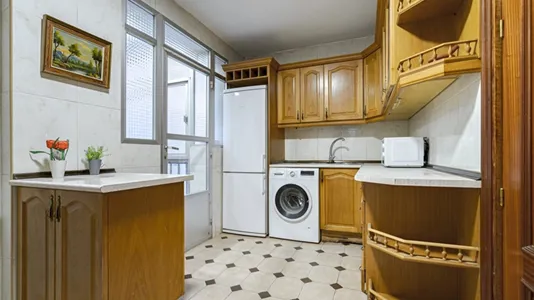 Rooms in Guadalajara - photo 8