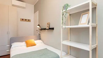 Room for rent in Milano Zona 4 - Vittoria, Forlanini, Milan