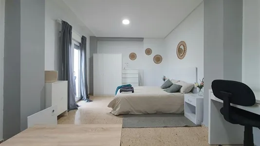 Rooms in Valencia Extramurs - photo 4