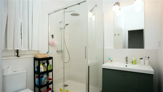 Rooms in Barcelona Ciutat Vella - photo 10