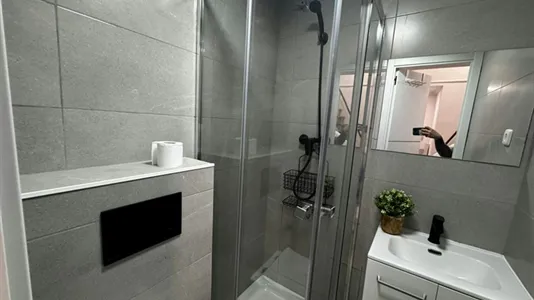 Rooms in Madrid Centro - photo 10