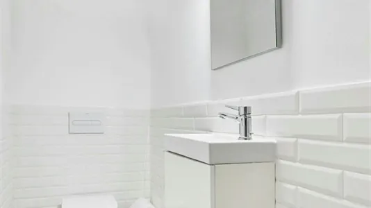 Rooms in Barcelona Ciutat Vella - photo 7