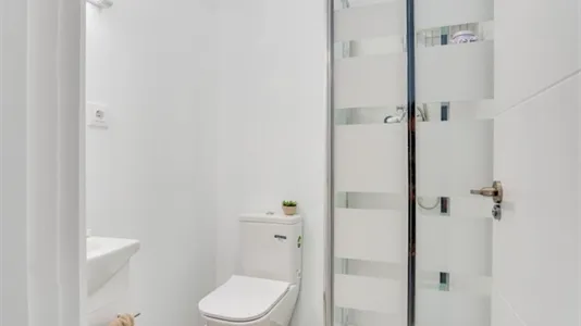 Rooms in Madrid Centro - photo 10