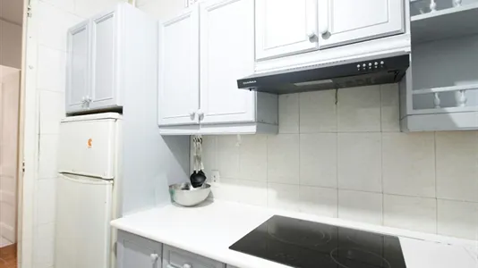 Rooms in Barcelona Ciutat Vella - photo 7