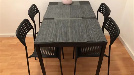 Rooms in Barcelona Ciutat Vella - photo 8