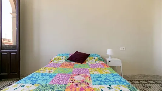 Rooms in Granada - photo 4