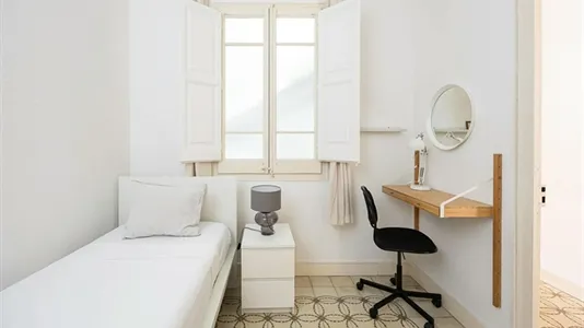 Rooms in Barcelona Eixample - photo 2