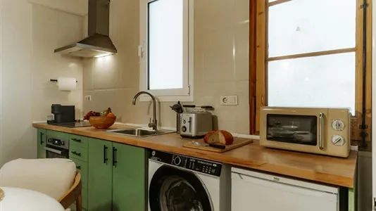 Rooms in Barcelona Ciutat Vella - photo 4