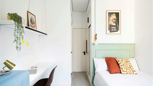 Rooms in Madrid Centro - photo 8