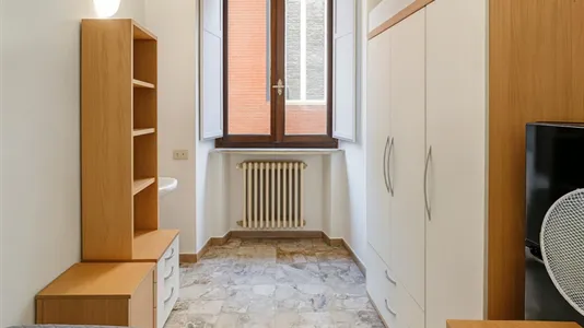 Rooms in Siena - photo 8