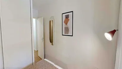 Room for rent in Boulogne-Billancourt, Île-de-France