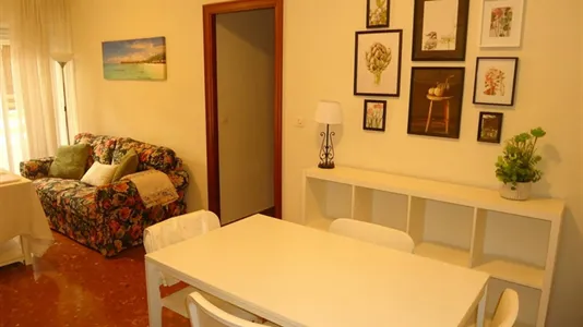 Rooms in Córdoba - photo 8