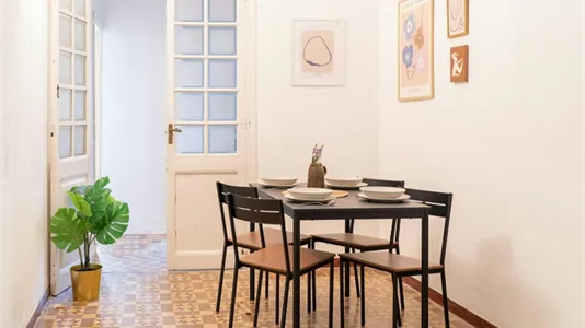 Rooms in Barcelona Eixample - photo 8