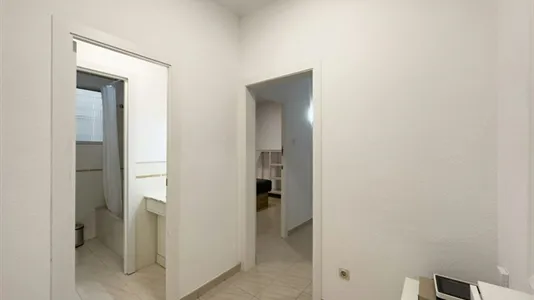 Rooms in Barcelona Eixample - photo 9
