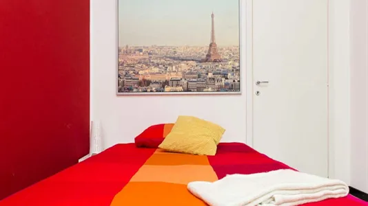 Rooms in Milano Zona 8 - Fiera, Gallaratese, Quarto Oggiaro - photo 5