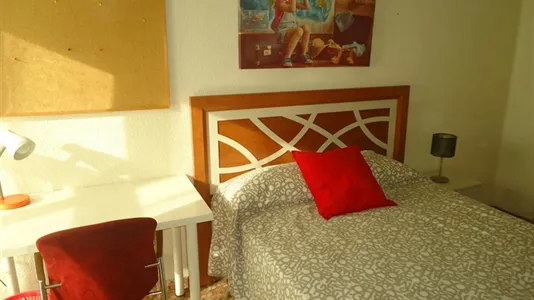 Rooms in Córdoba - photo 4