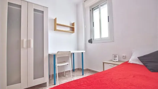 Rooms in el Camí de Vera - photo 4
