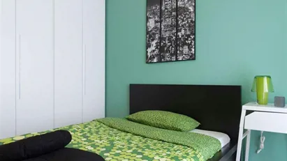 Room for rent in Milano Zona 5 - Vigentino, Chiaravalle, Gratosoglio, Milan