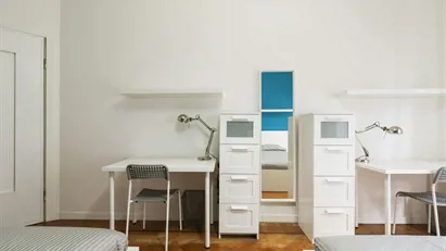 Room for rent in Milano Zona 6 - Barona, Lorenteggio, Milan
