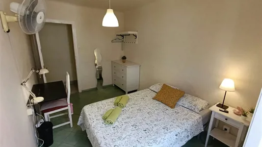 Rooms in Málaga - photo 3