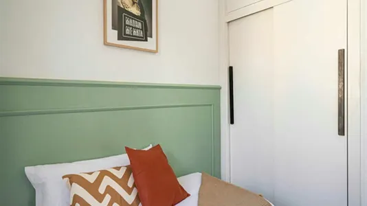 Rooms in Madrid Centro - photo 8