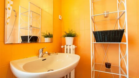 Rooms in Madrid Centro - photo 10