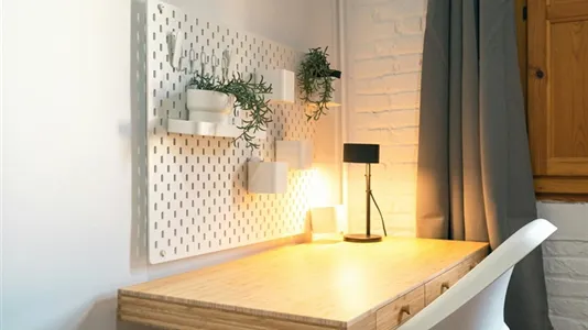 Rooms in Barcelona Ciutat Vella - photo 5