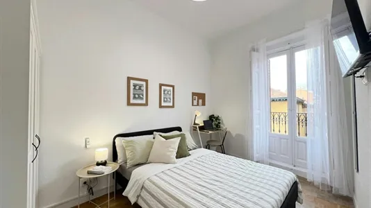 Rooms in Madrid Chamberí - photo 1