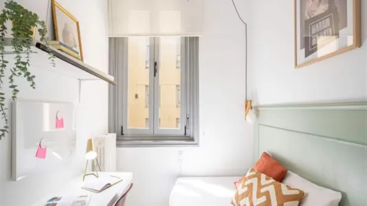 Rooms in Madrid Centro - photo 9