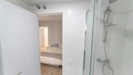 Rooms in Barcelona Sants-Montjuïc - photo 7