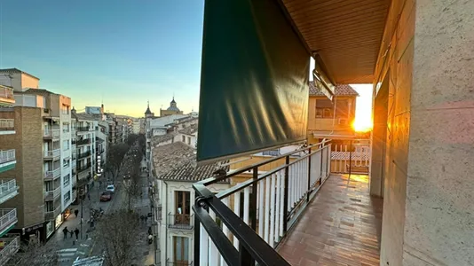 Rooms in Granada - photo 4