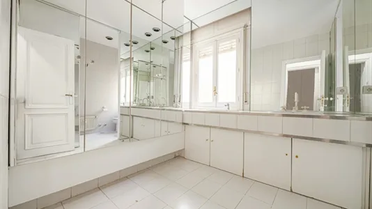 Rooms in Madrid Chamberí - photo 10