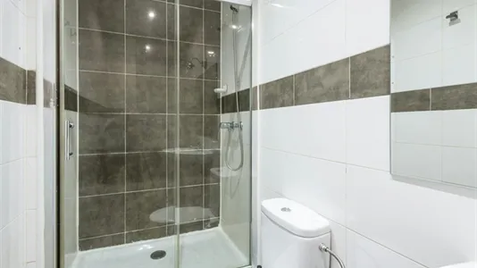 Rooms in Madrid Centro - photo 8