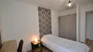 Room for rent, Lyon, Auvergne-Rhône-Alpes, &lt;span class=&quot;blurred street&quot; onclick=&quot;ProcessAdRequest(12911319)&quot;&gt;&lt;span class=&quot;hint&quot;&gt;See streetname&lt;/span&gt;[xxxxxxxxxxxxx]&lt;/span&gt;