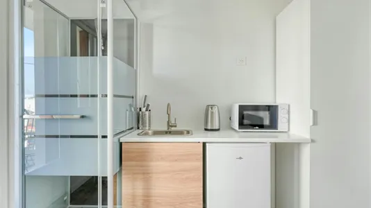 Apartments in Bobigny - photo 2