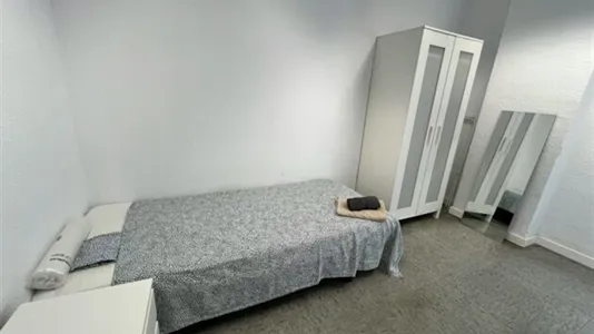 Rooms in Barcelona Eixample - photo 2