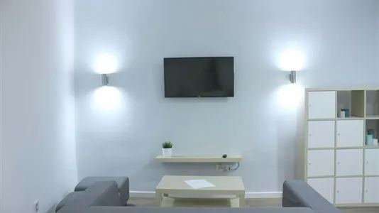 Rooms in Madrid Centro - photo 10