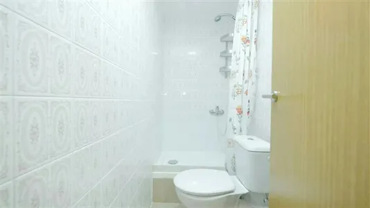 Rooms in Barcelona Ciutat Vella - photo 5