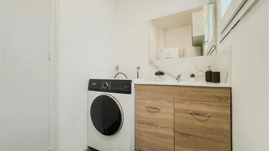 Rooms in Barcelona Eixample - photo 8