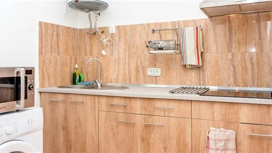 Rooms in Barcelona Ciutat Vella - photo 5