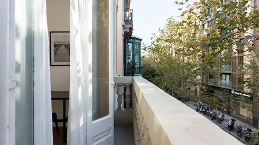 Rooms in Barcelona Eixample - photo 9