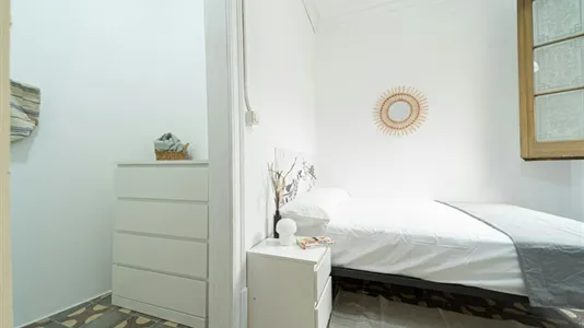 Rooms in Barcelona Ciutat Vella - photo 4
